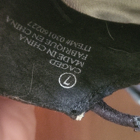 Heels - Picture 2 of 2